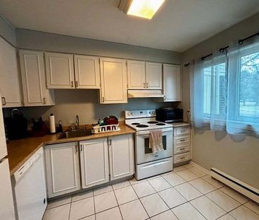 1299 Cedarcroft Cres - Photo 3