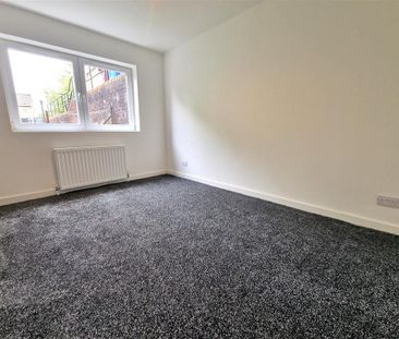 3 bedroom apartment to rent - Photo 2