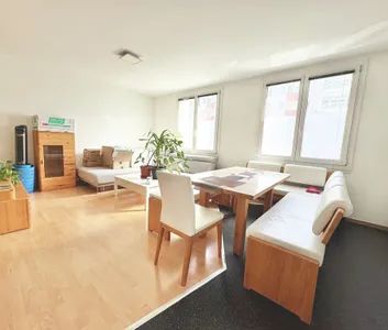 TOPLAGE NÄHE DONAUZENTRUM | HELLE 2 ZIMMER | OPTIMALE RAUMAUFTEILUNG | U-BAHN-NÄHE - Foto 1