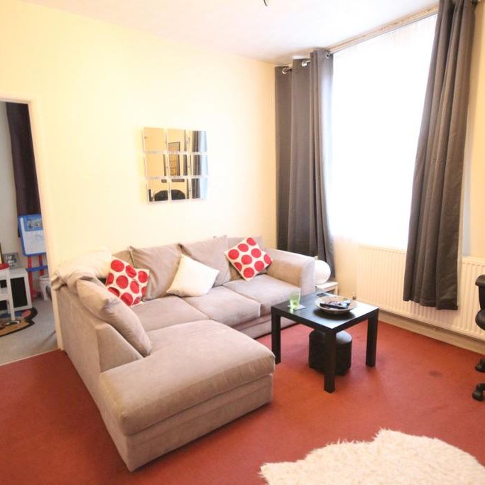2 bedroom ground floor flat to rent - Photo 1