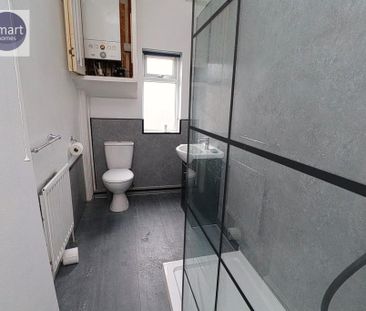 2 bedroom end of terrace house to rent - Photo 2