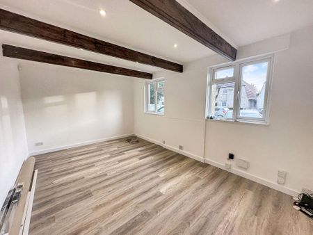 3 bedroom detached house to rent - Photo 2