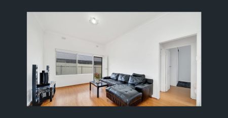 Beautiful Unit in the Heart of Windsor Gardens! - Photo 2