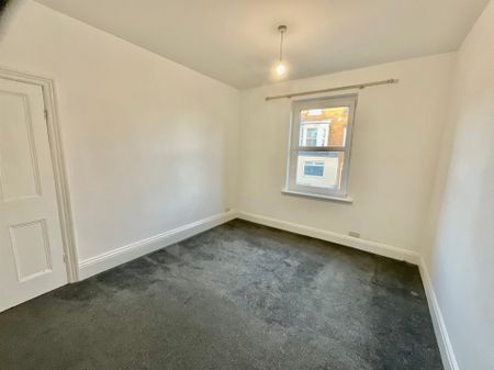 102 Candler Street, YO12 7DG, Scarborough - Photo 3