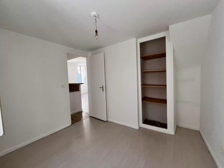 Location Appartement 2 pièces 33m² LA CIOTAT 13600 - Photo 5