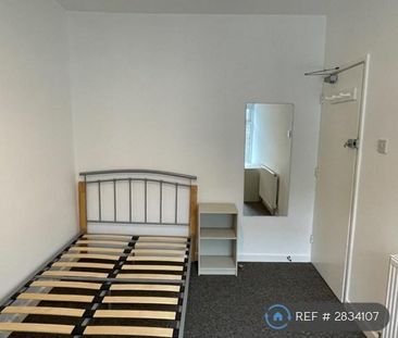 1 bedroom in a house share to rent - Photo 5