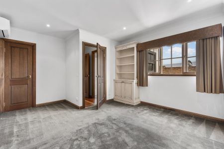 Charm. Craftsmanship and Comfort with *Bills Included (Water, Gas and Electric)* - Photo 3