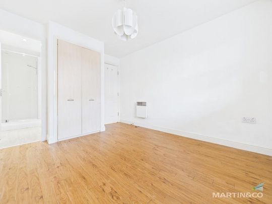 2 bedroom ground floor flat to rent - Photo 1