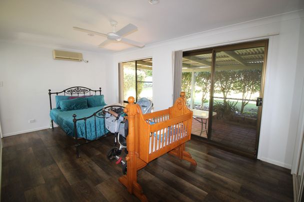 SPACIOUS FAMILY LIVING IN ALSTONVILLE - Photo 1