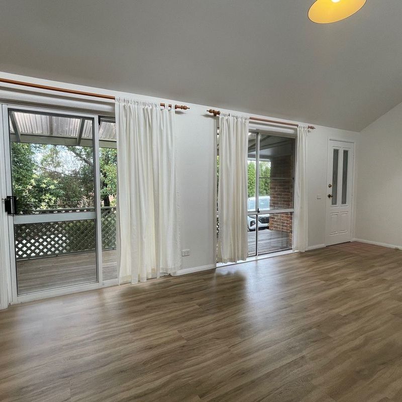 FANTASTIC SOUTH HILL VILLA - Photo 1