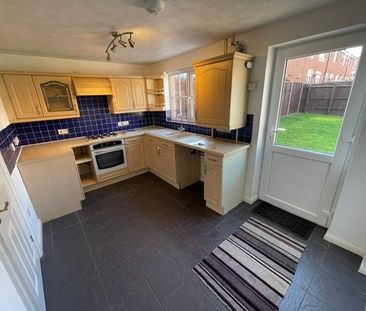 2 bedroom semi-detached house to rent - Photo 4