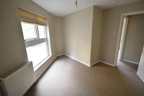 Bedroom Ground Floor Apartment In Godalming, GU7 - Photo 1