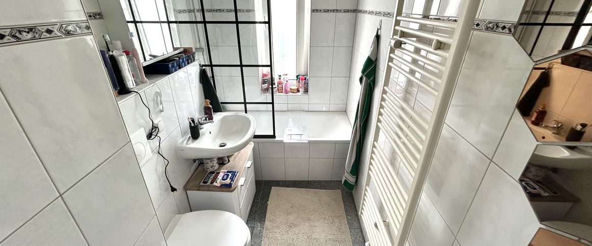 Sonnenverwöhnte 2-Zimmerwohnung inkl. Einbauküche in Stadtfeld Ost - Photo 1