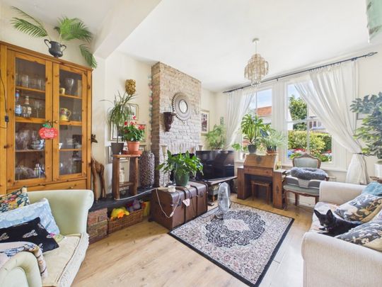 Mill Lane, Windsor, Berkshire,SL4 - Photo 1