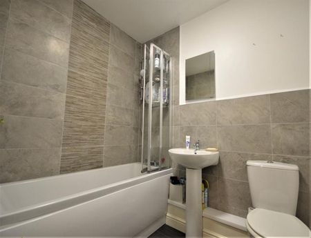 2 Bedroom Apartment To Let - Photo 5