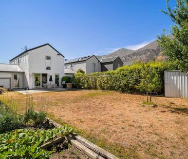 3 Bedroom, 2 Bathroom Townhouse in Lake Hayes Estate - Photo 4