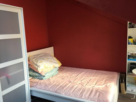 Room in a Shared House, Kelsall Terrace, LS6 - Photo 1