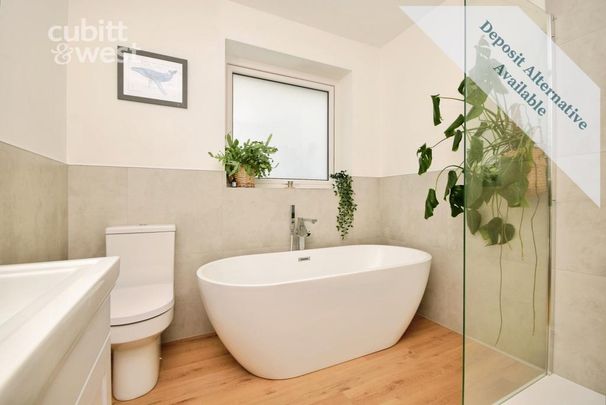 5 bedroom detached bungalow to rent - Photo 1