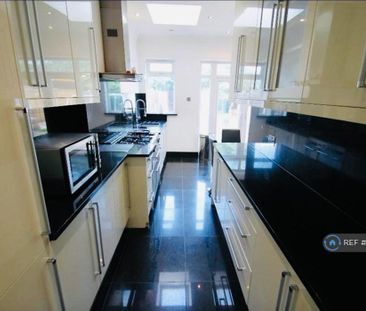 3 bedroom terraced house to rent - Photo 5