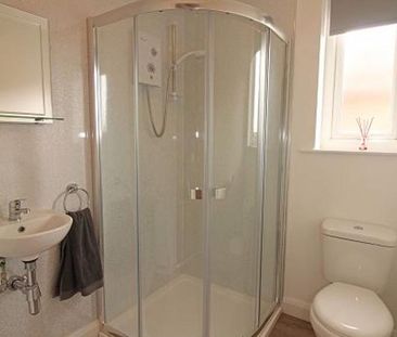 1 bedroom in a house share to rent - Photo 4