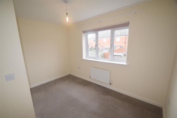 3 bedroom terraced house to rent - Photo 1