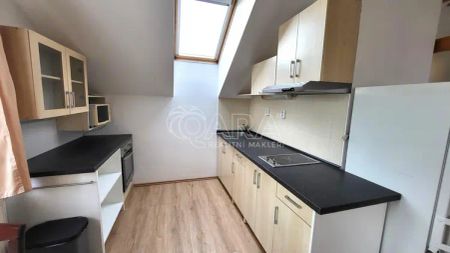 Pronájem bytu 1+kk v Čelákovicích - Photo 2