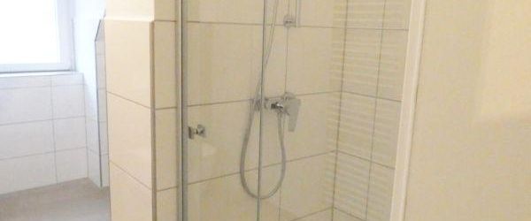 *sanierte 3 Zimmer Wohnung mit Tageslichtbad* - Foto 1