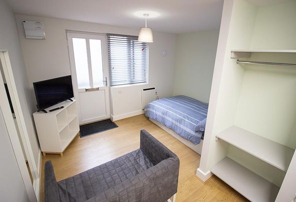 Studio to rent - Photo 1