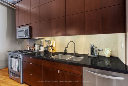 Chambers Courtyard Lofts , #103 - Photo 4