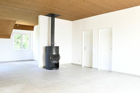 Attraktive 5.5-Zimmer-Dachwohnung mit Cheminée in Zuzwil - per sofort bezugsbereit - Foto 4