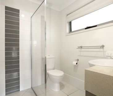 8 Collie Crescent, Ormeau Hills QLD 4208 - House For Rent | Domain - Photo 5