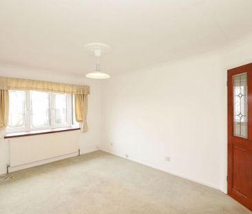 2 bedroom semi-detached bungalow to rent - Photo 4