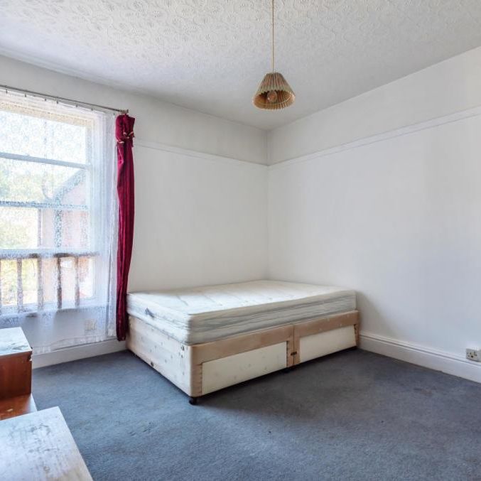1 bedroom in a house share to rent - Photo 1