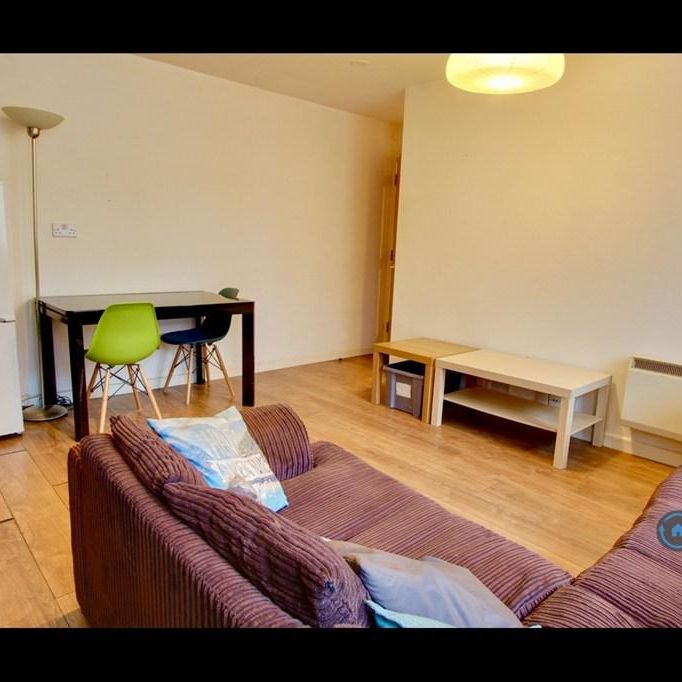 5 bedroom flat to rent - Photo 1