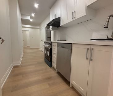 For Lease - 115B Bond Crescent, Richmond Hill, Ontario - Photo 3