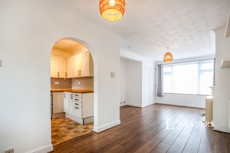 3 bedroom house to rent Hercules Road, Poole, Dorset, BH15 - Photo 5