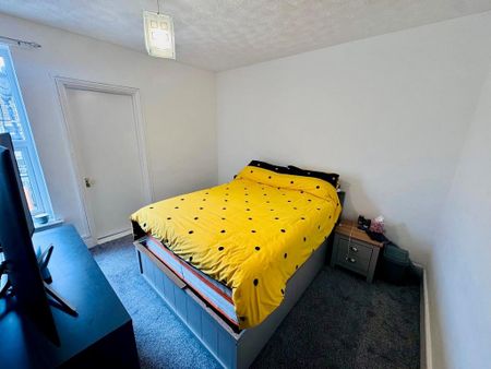 3 bedroom terraced house to rent - Photo 2