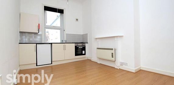 Studio to rent - Photo 2