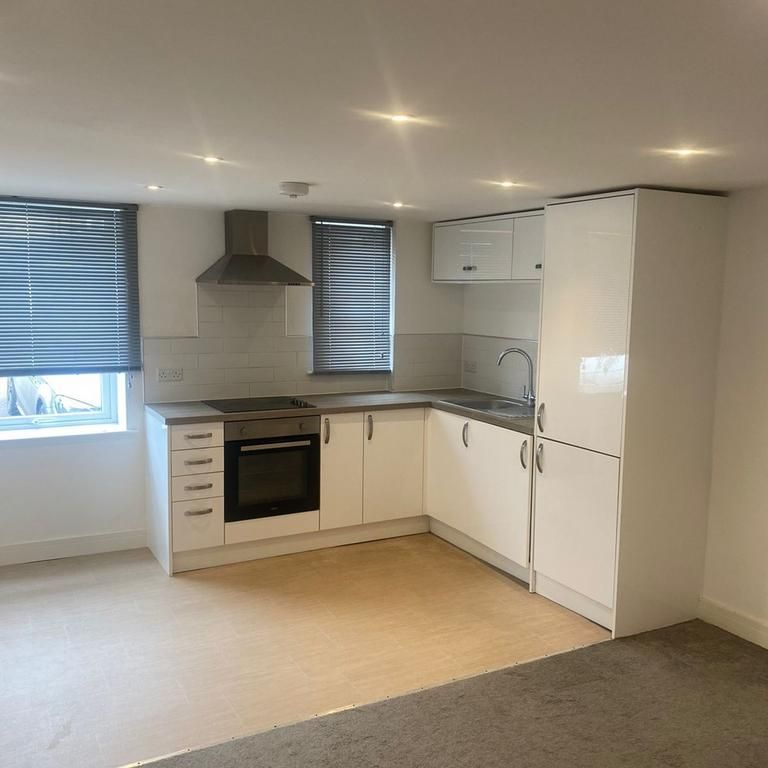 2 bedroom ground floor flat to rent - Photo 1
