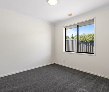 Spacious Modern Home with Alfresco Living in Prime Kilmore Location - Photo 6