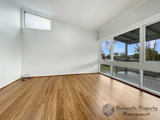 12 Cambridge Drive, Garden Suburb - Photo 1