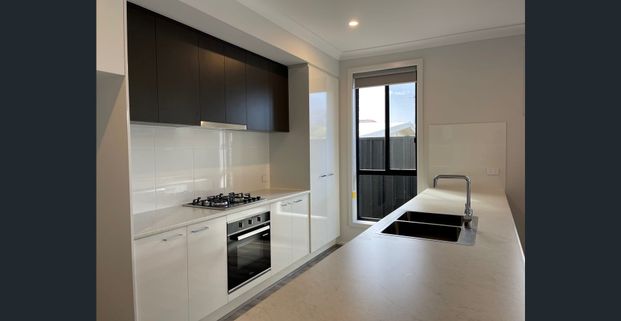 Stunning Home in Central Location - Photo 1