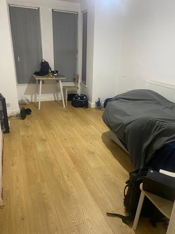 Studio Flat, Conway Drive, LS8 - Photo 2