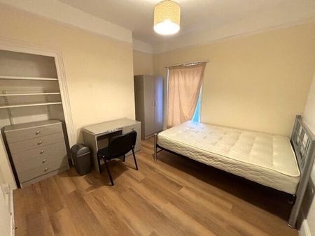 Falmouth Street, Hull - Photo 2