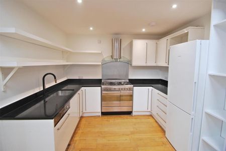 3 bedroom end of terrace house to rent - Photo 3