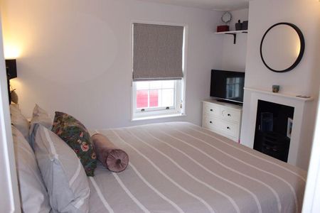 2 bedroom terraced house to rent - Photo 3