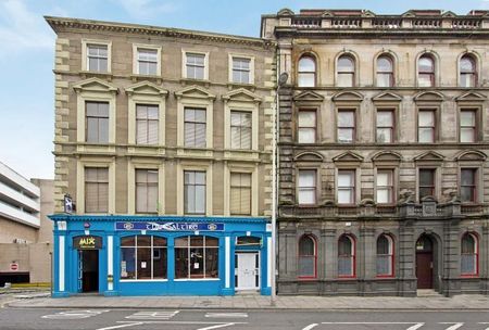 3 bedroom flat to rent - Photo 5