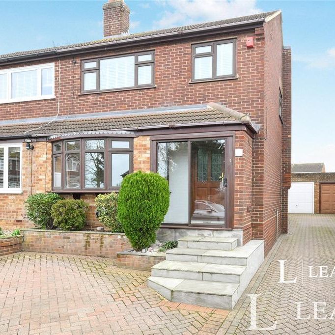 4 bedroom semi-detached house to rent - Photo 1