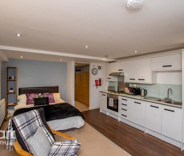 Studio to rent - Photo 2