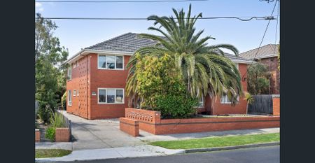 Neat One Bedroom Unit in Great Location - Photo 2